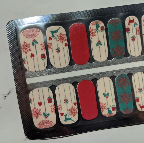 5 for $20 Nail Wraps- Winter Cozy - Picture 1 of 8